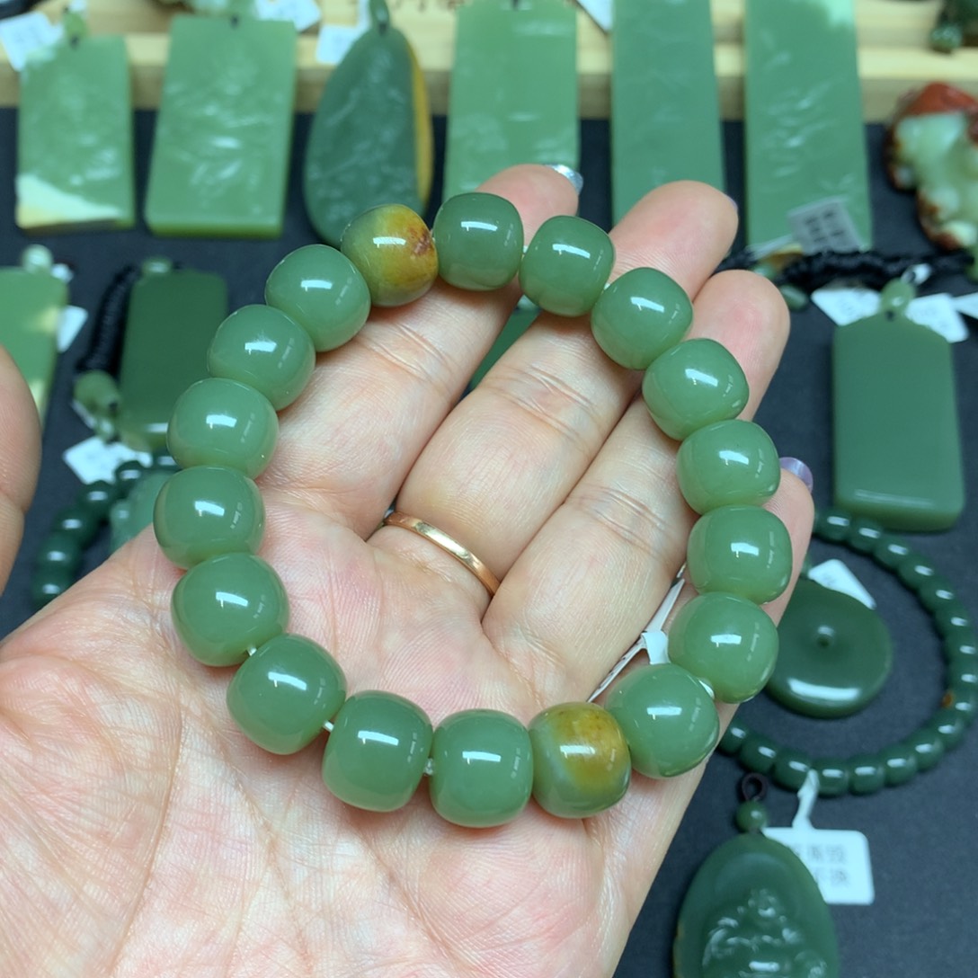 岫岩河磨玉（透闪石质玉）手链未镶嵌