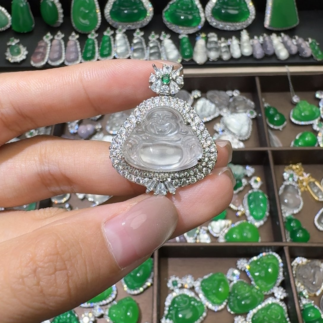 石英质玉合金颈饰