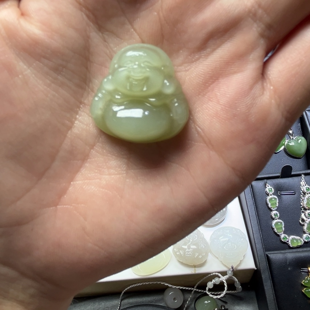 秋***意和田玉未镶嵌颈饰