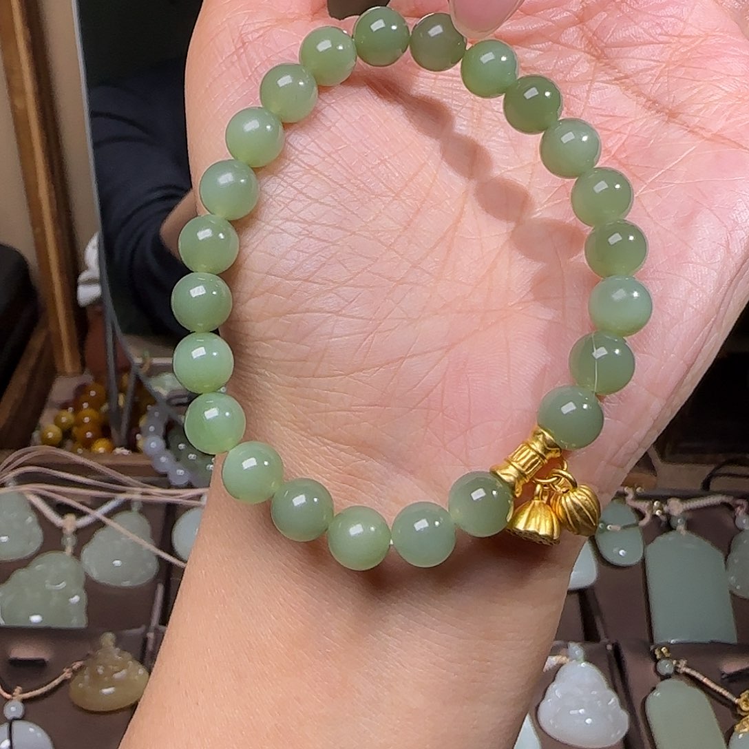 和田玉颈饰未镶嵌