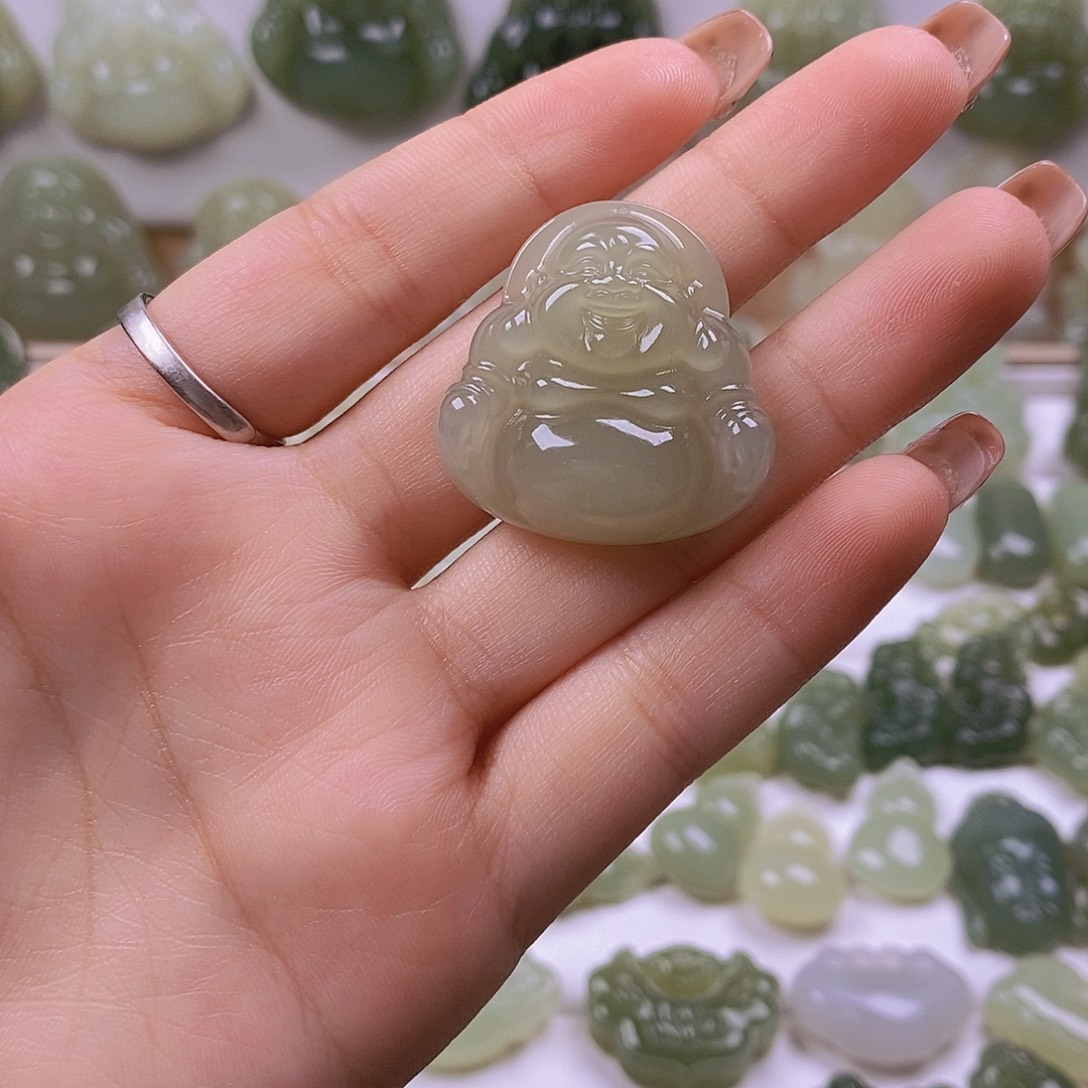 ஐ***风和田玉未镶嵌颈饰