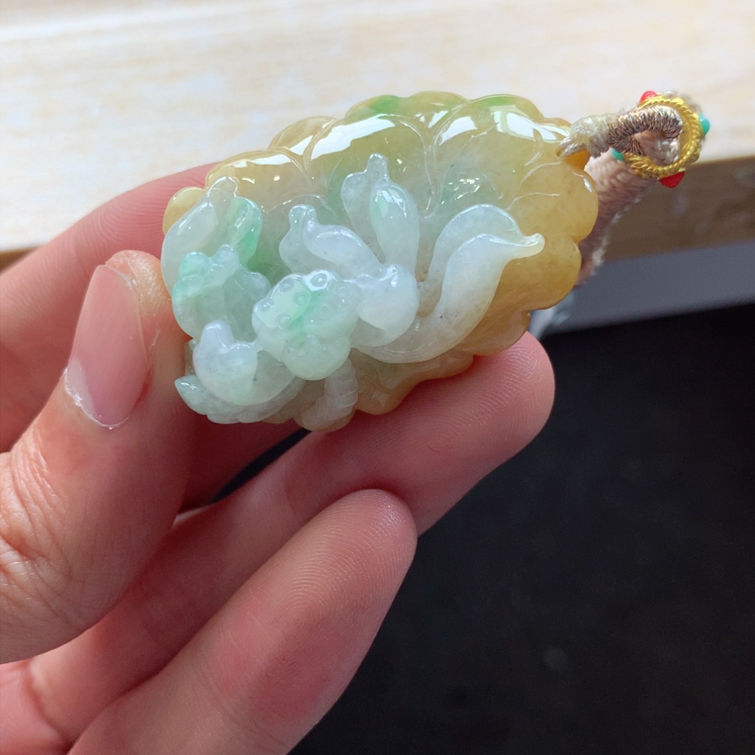 翡翠颈饰未镶嵌吊坠