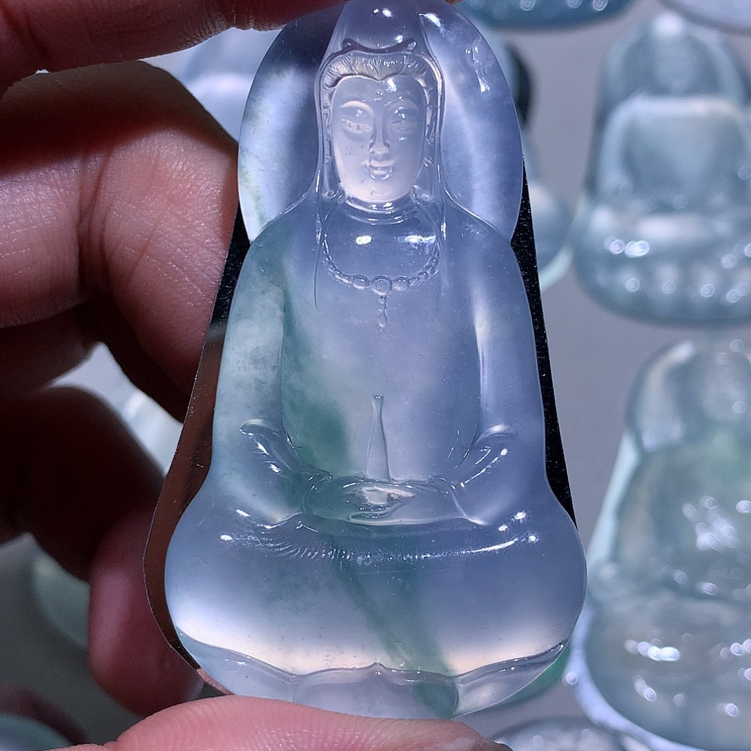 翡翠颈饰未镶嵌永**度观音