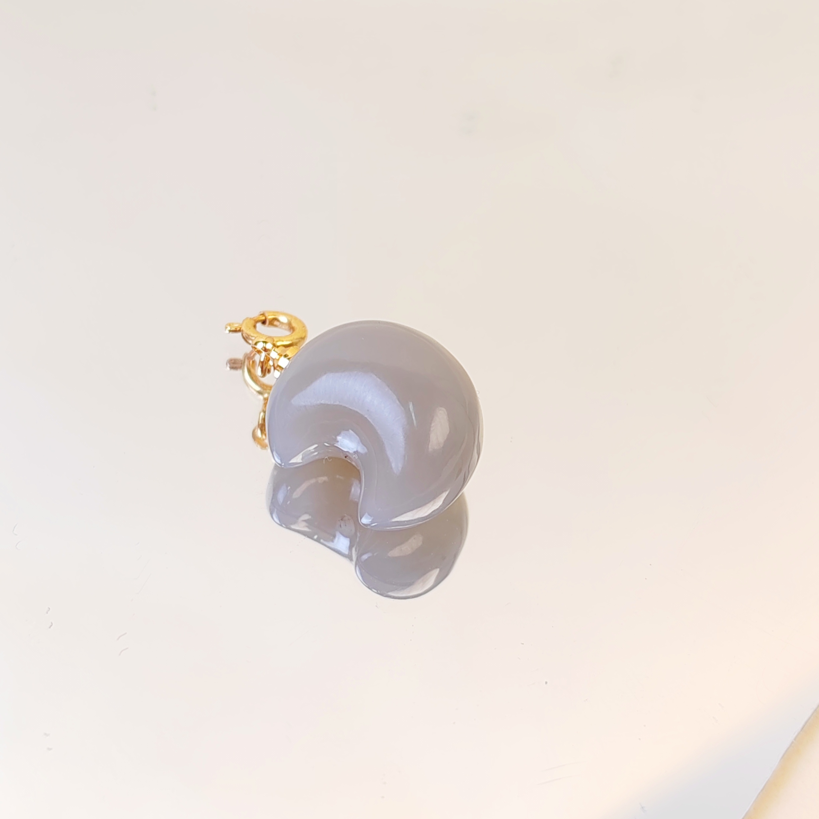 和田玉烟紫小月亮吊坠（多样性发其一）