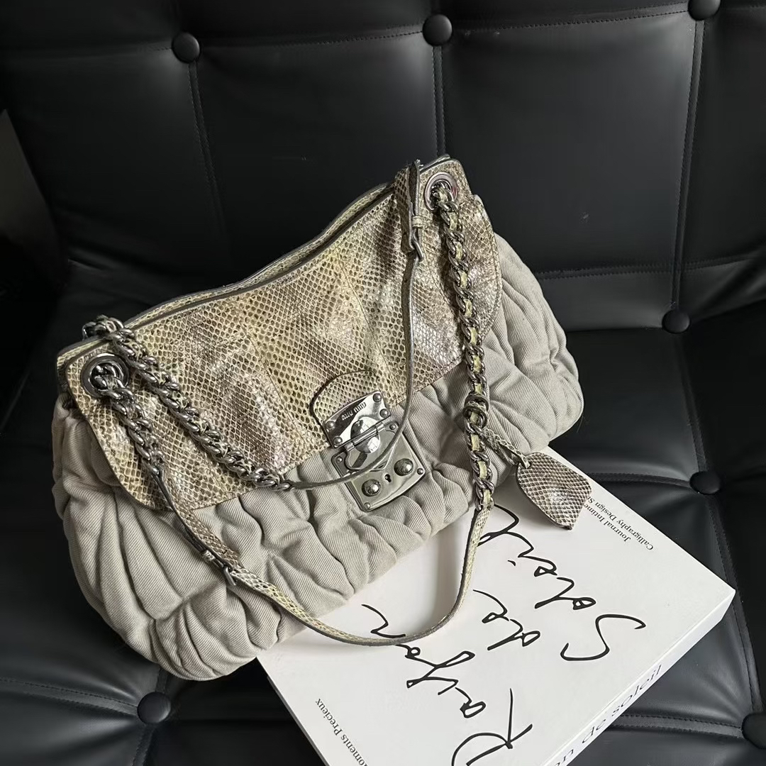 95新 MIU MIU/缪缪 上海自播/miumiu单肩包