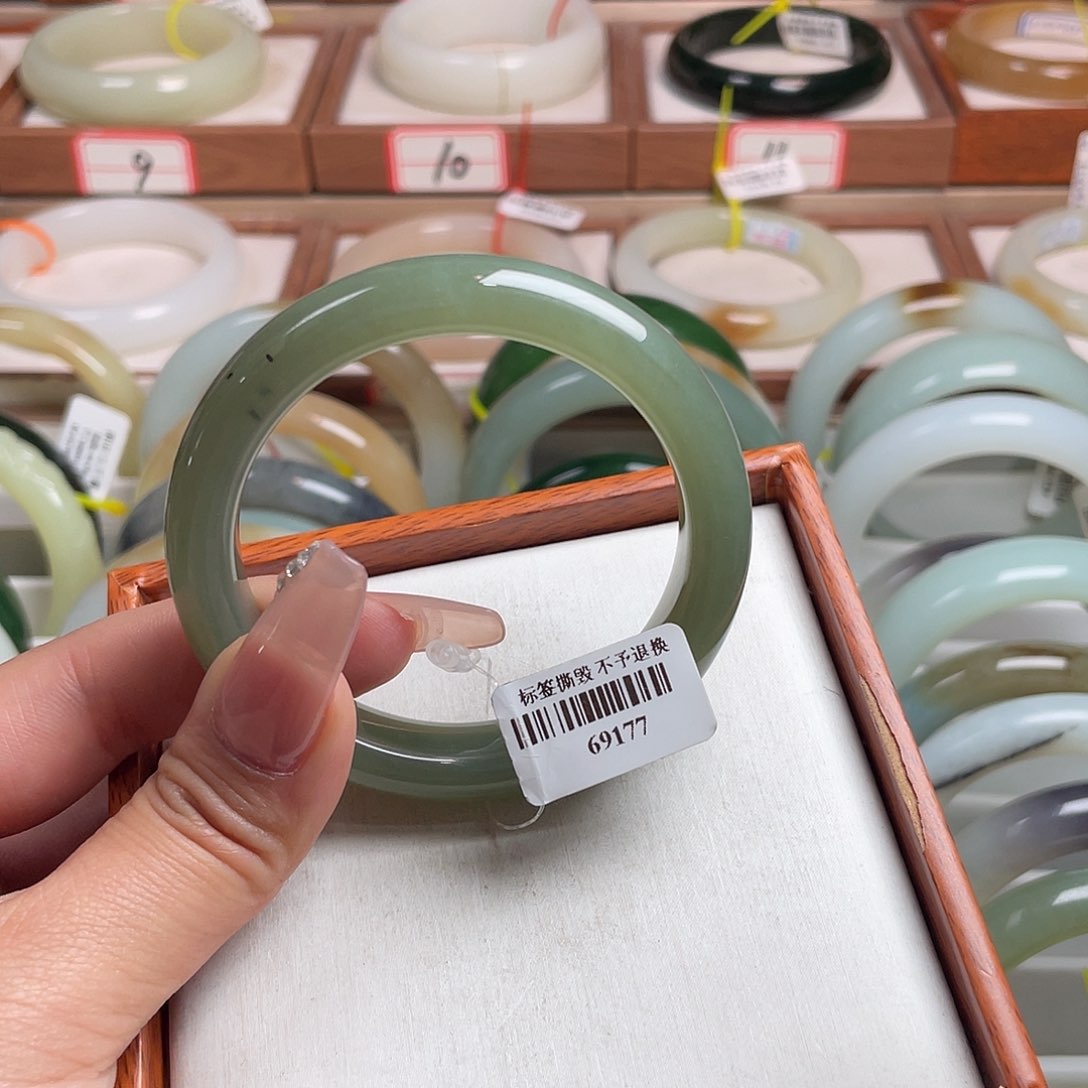 【闪购商品】和田玉未镶嵌手镯5354