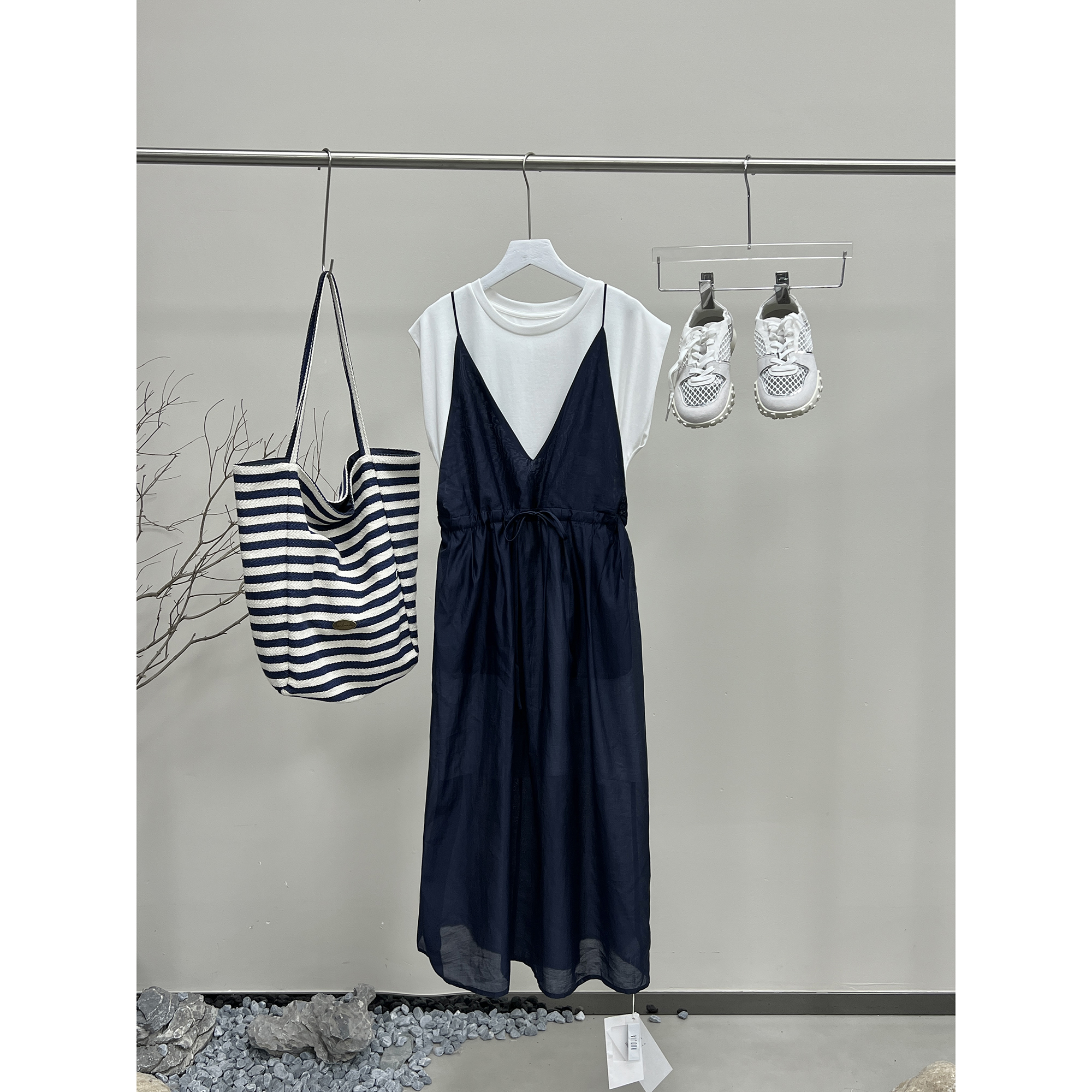 裙子两件套 中长T恤+薄款吊带裙85005