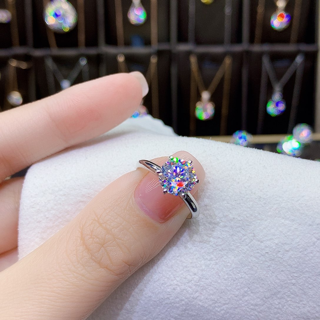 18K金镶嵌合成碳硅石（莫桑石）戒指/指环邹*泽