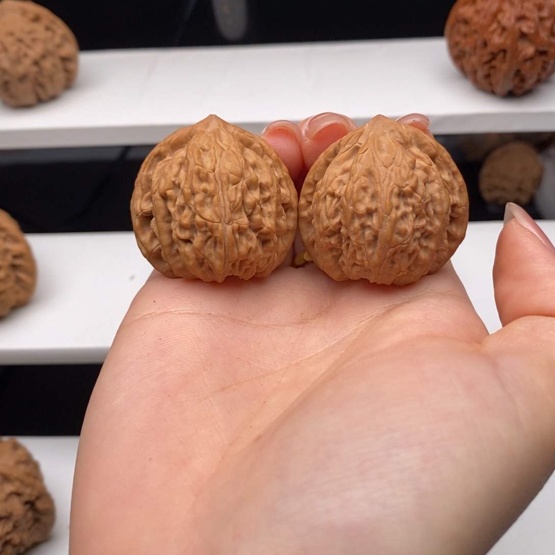 文玩核桃吊坠太行龙珠