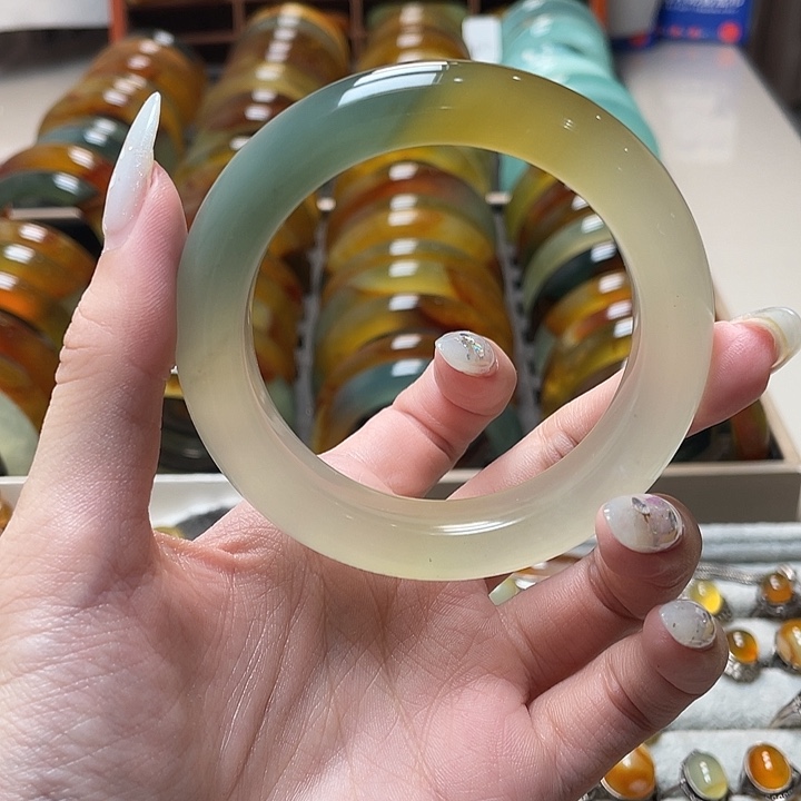 蛇纹石玉未镶嵌手镯56.9