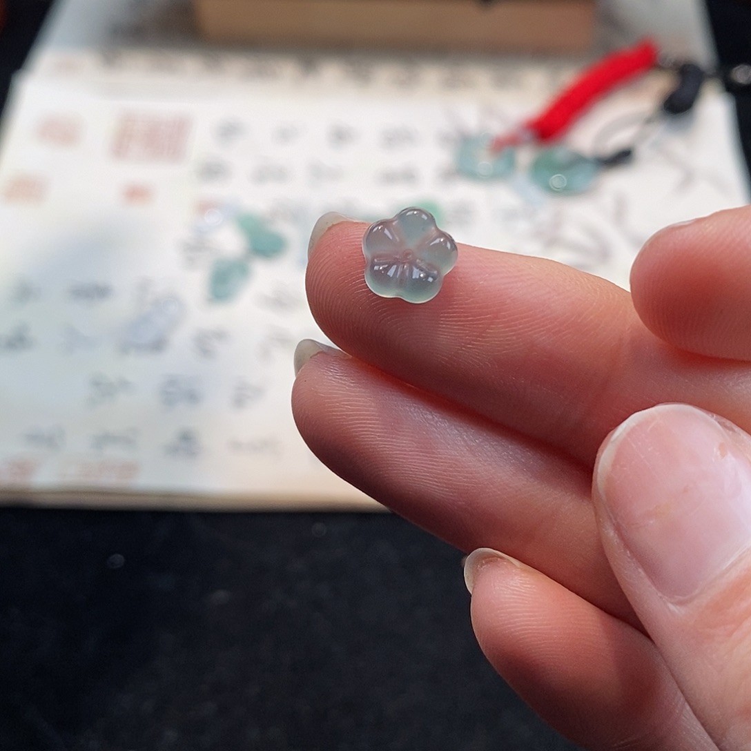 翡翠颈饰未镶嵌天然翡翠