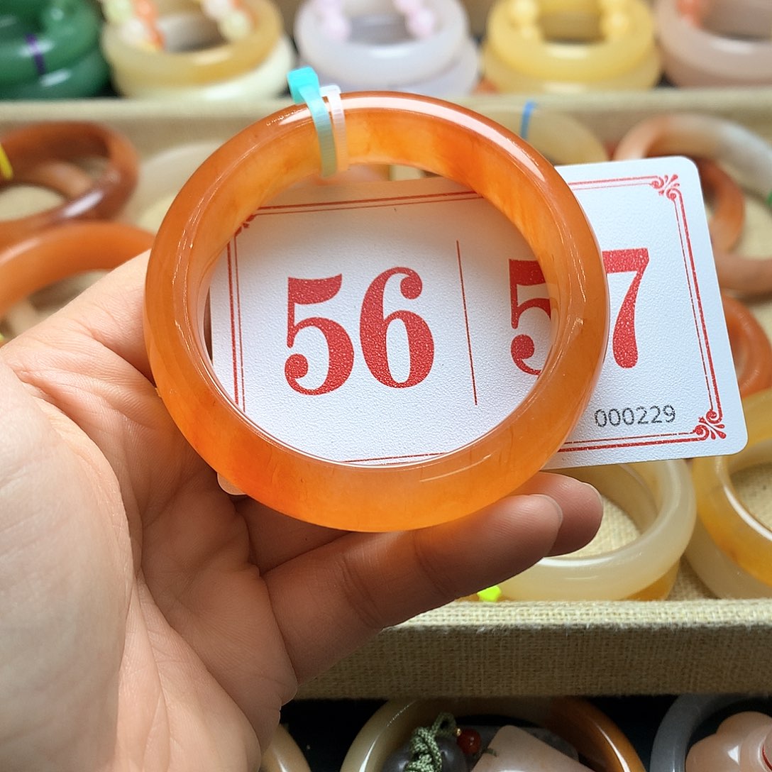 未镶嵌石英质玉（黄龙玉）手镯ゞ***ヤ