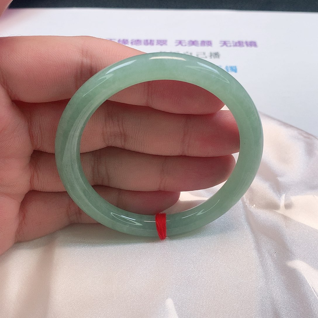 翡翠手镯（圆镯）未镶嵌255号