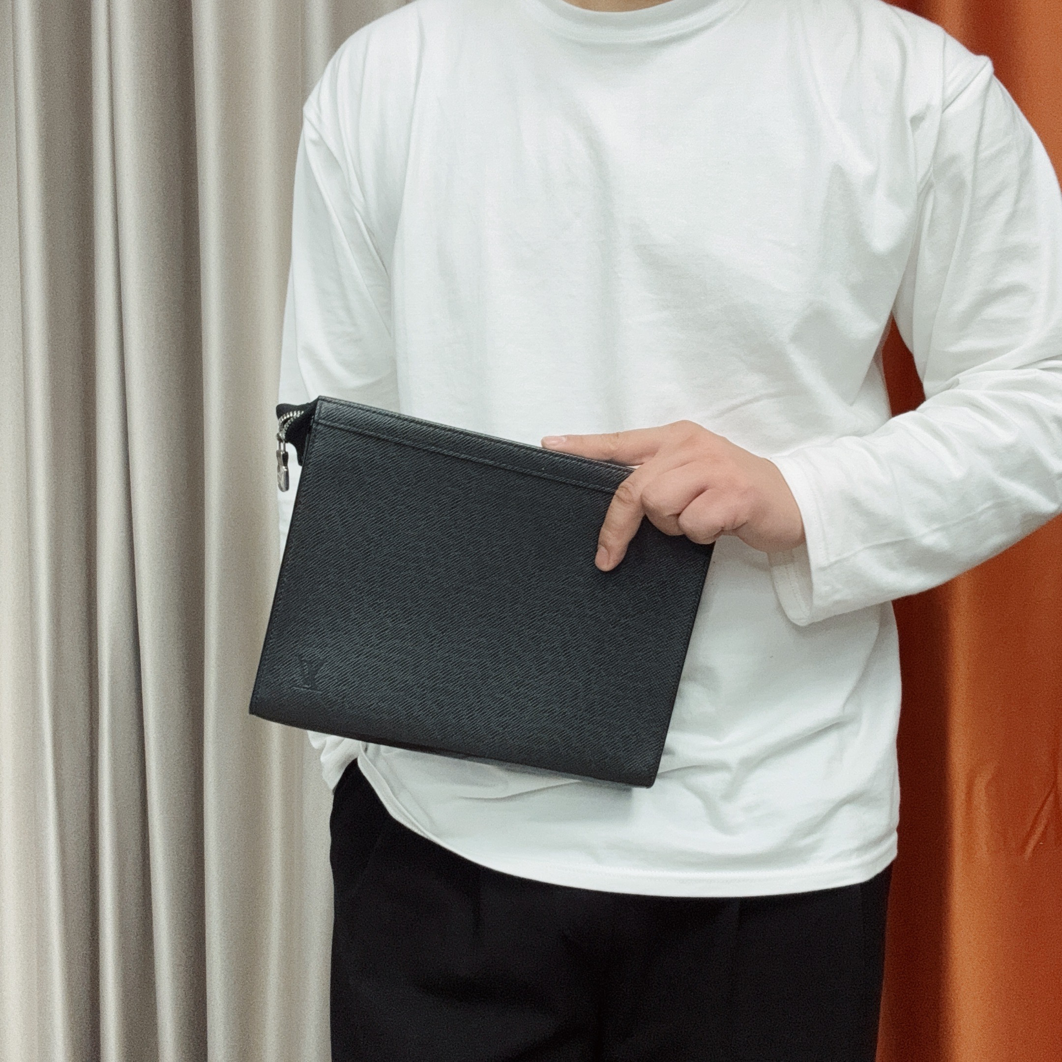 95新 LouisVuitton/路易威登 【冰】黑色手拿包