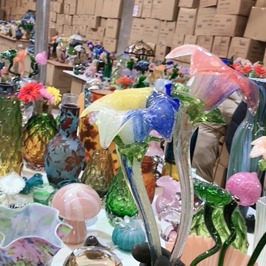 琉璃花瓶高45厘米宽9厘米