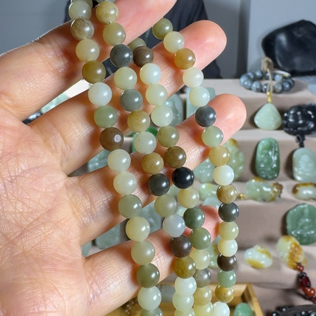 和田玉颈饰未镶嵌