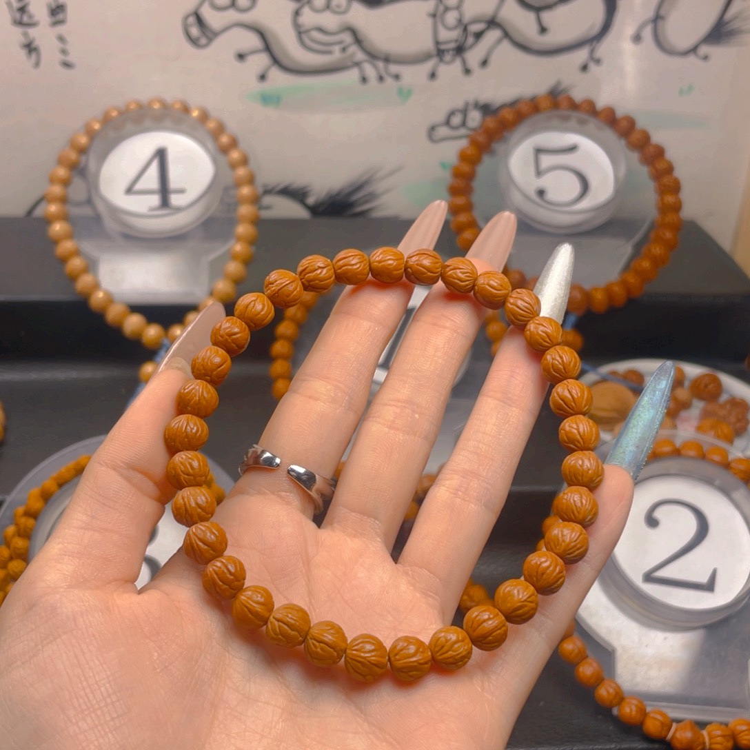 吊坠桃核0.88888888888