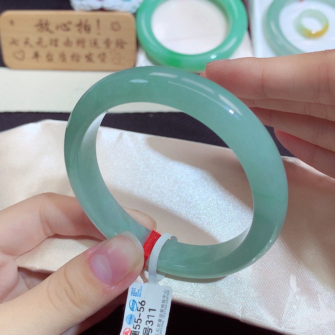 翡翠未镶嵌手镯311