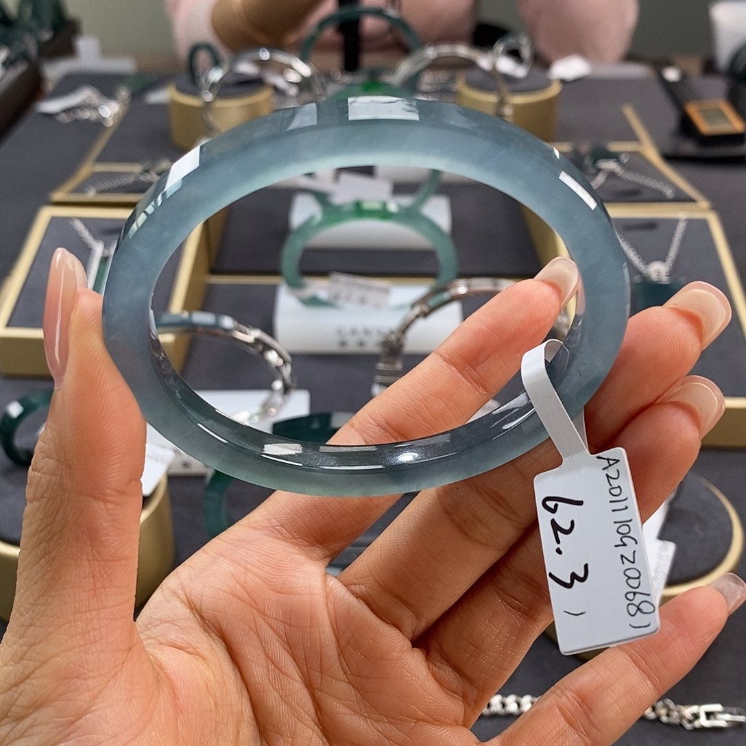 翡翠未镶嵌手镯贵妃62.31