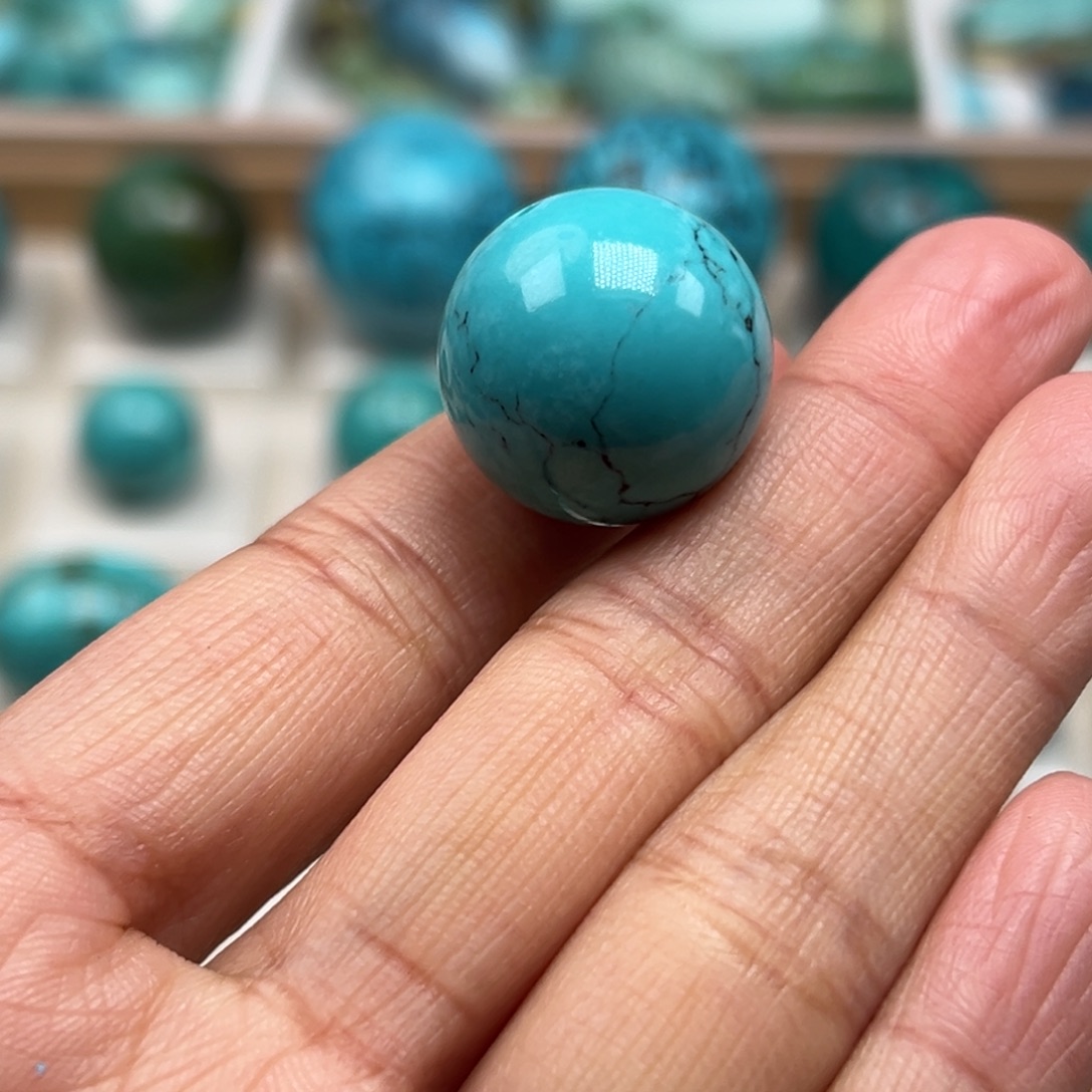 南***头绿松石未镶嵌珠宝奇石