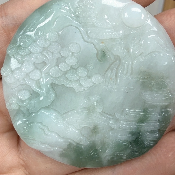 翡翠挂件未镶嵌翡翠