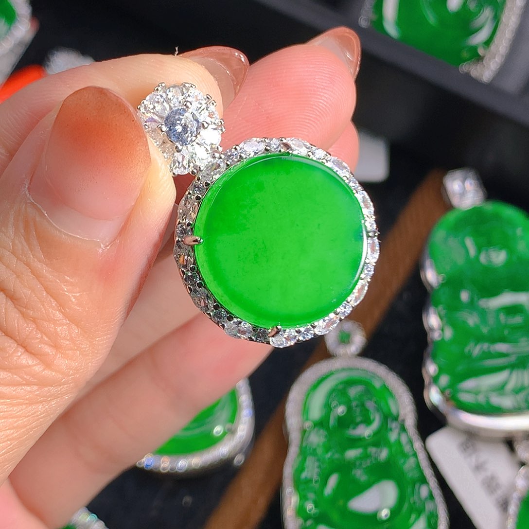 翡翠吊坠(不含链)未镶嵌