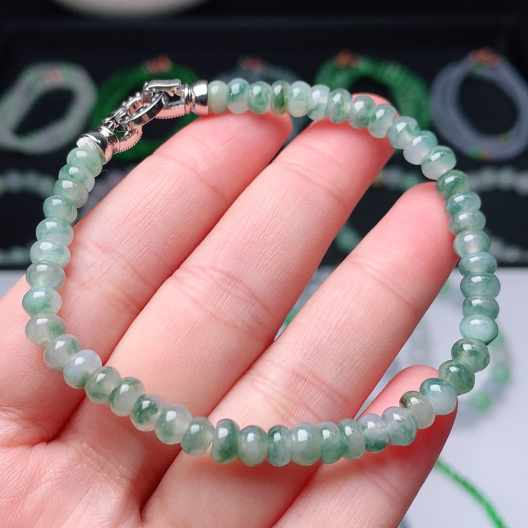 翡翠手链未镶嵌翡翠