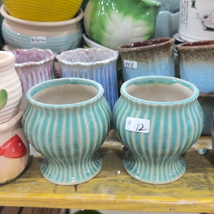 凑9块包邮，有孔，陶瓷花盆