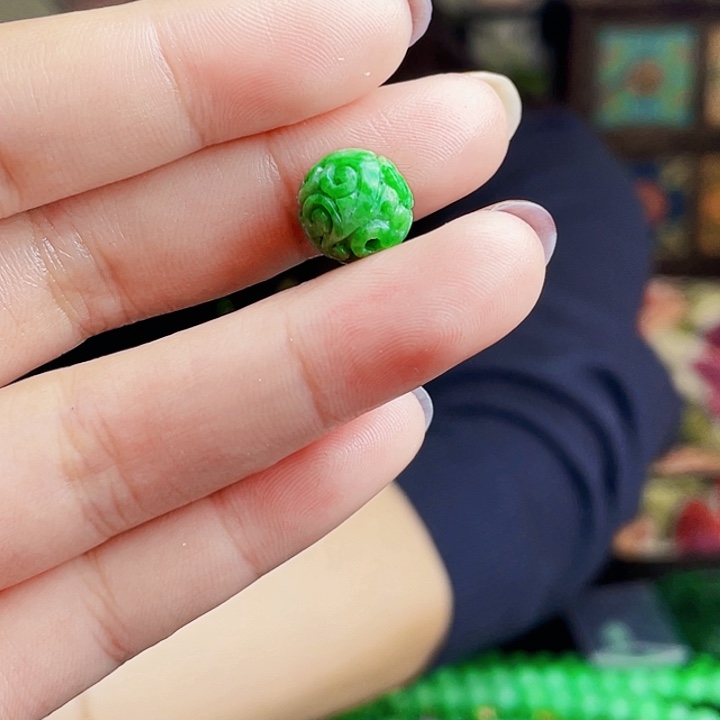 翡翠未镶嵌颈饰多样性