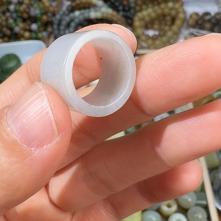 C***d和田玉（青玉）未镶嵌颈饰