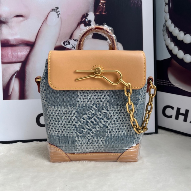 99新 LouisVuitton/路易威登 新款牛仔单肩斜挎包（芯片）
