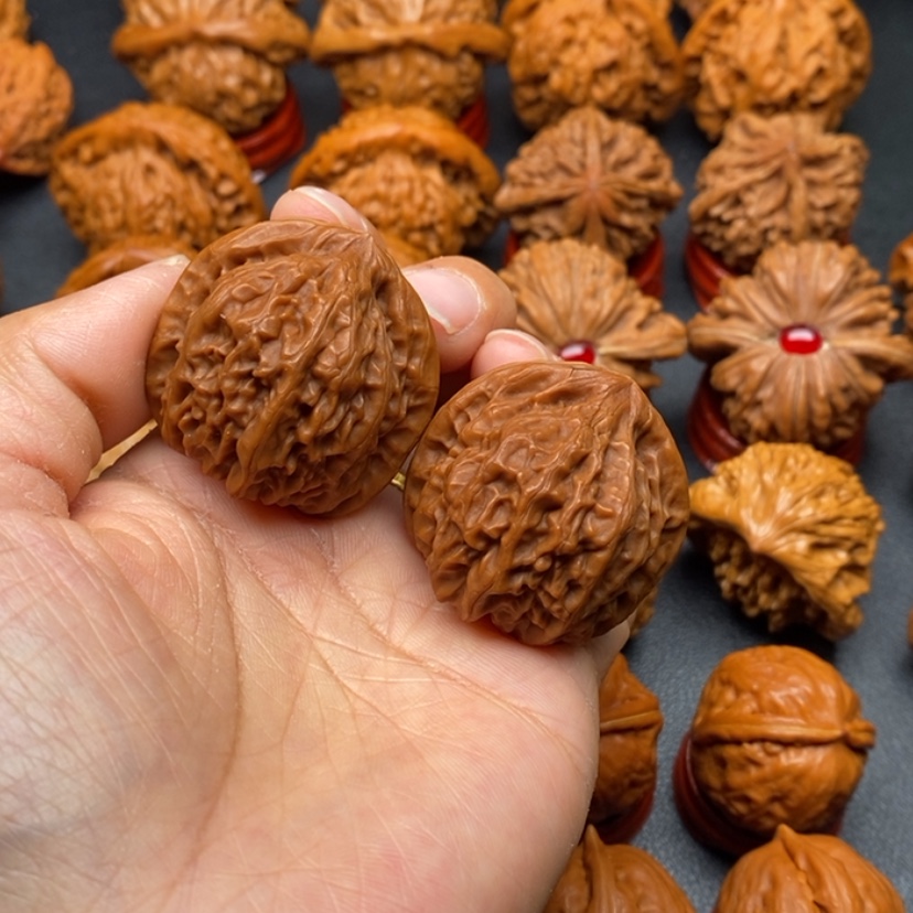 【闪购商品】文玩核桃把件35公主扇