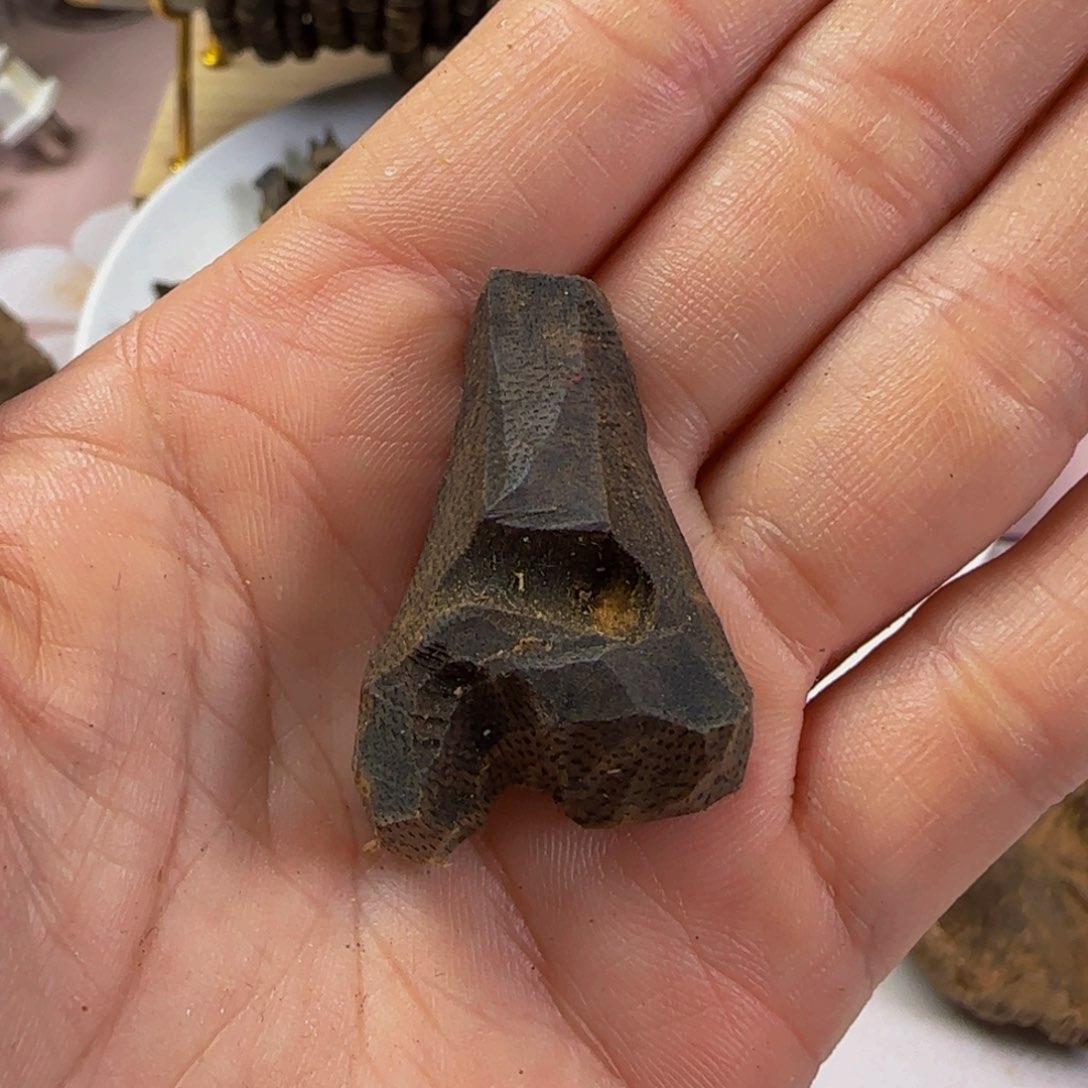 沉香碎屑沉香奇楠千里香吊坠