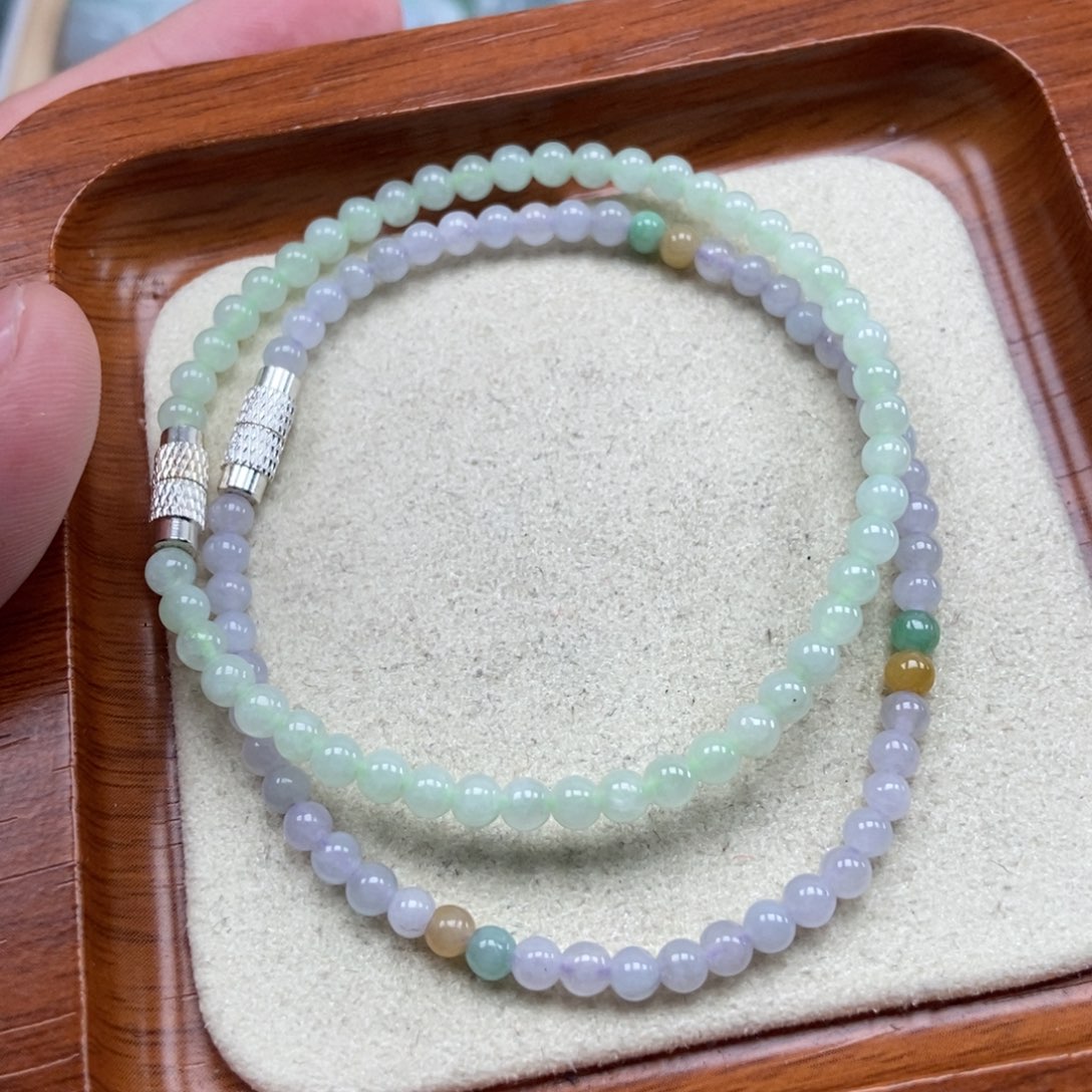 贝***才翡翠未镶嵌颈饰珠子