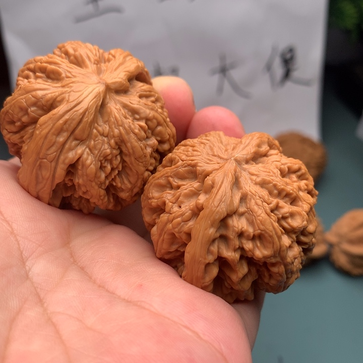 文玩核桃把件峰**转粗筋96