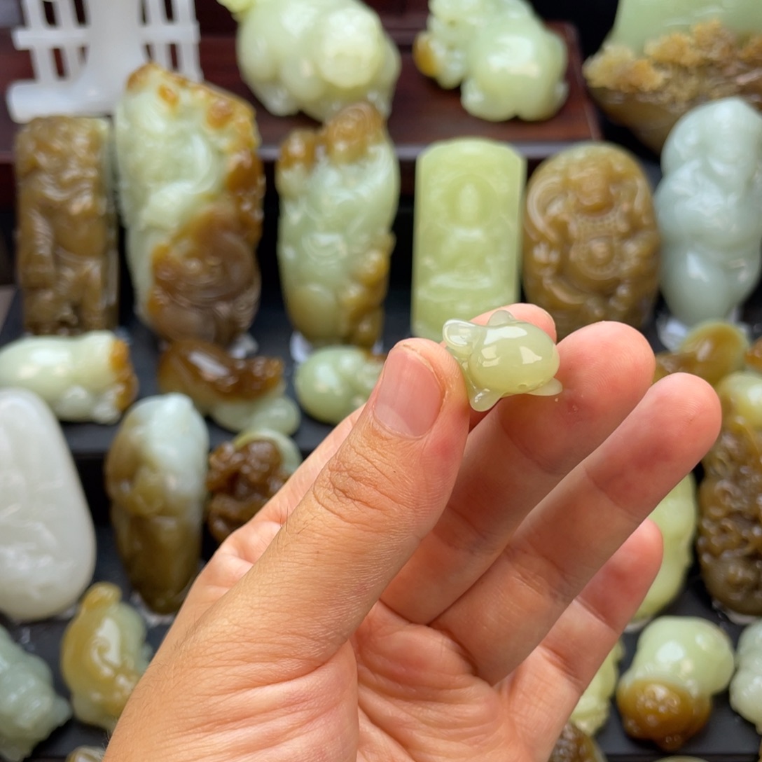 颈饰未镶嵌和田玉