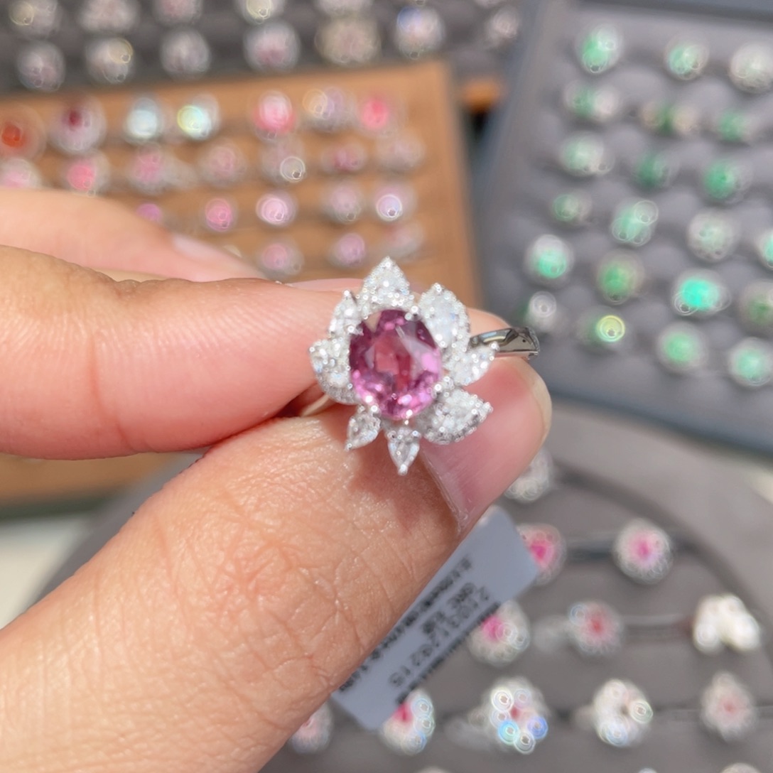 彩色蓝宝石戒指18K金镶嵌1.72ct 无烧帕帕