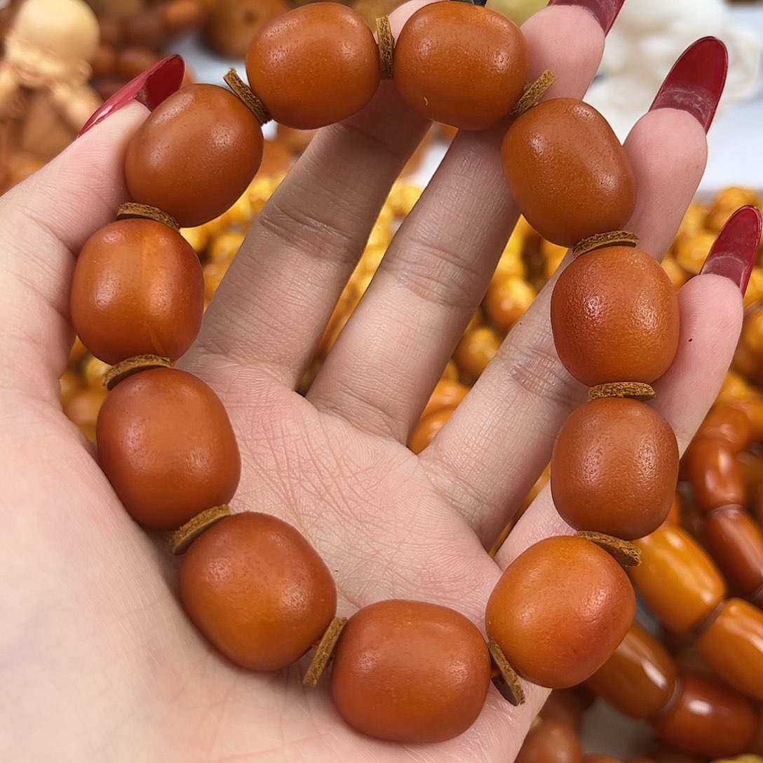 琥珀颈饰未镶嵌晨*蜜蜡