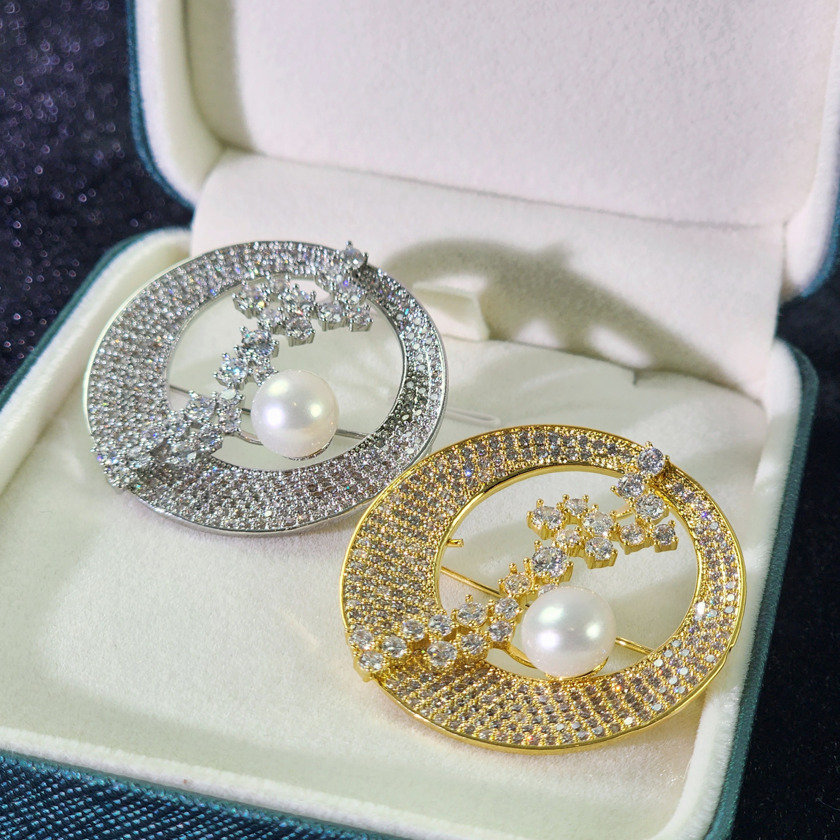 时光圆盘 精选淡水珍珠胸针