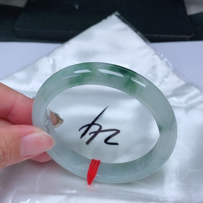 【闪购商品】翡翠手镯未镶嵌，