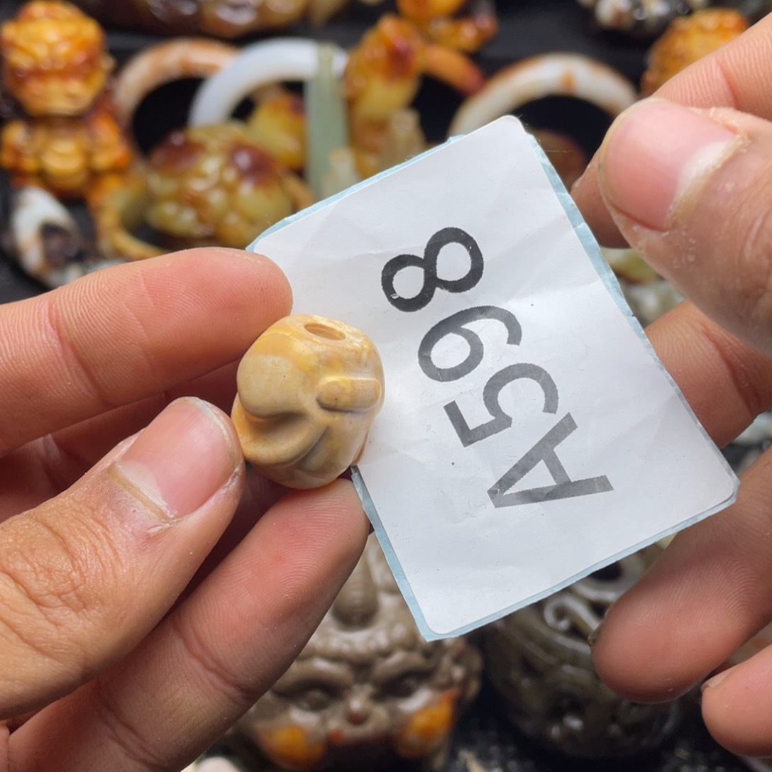 和田玉（糖玉）挂件未镶嵌