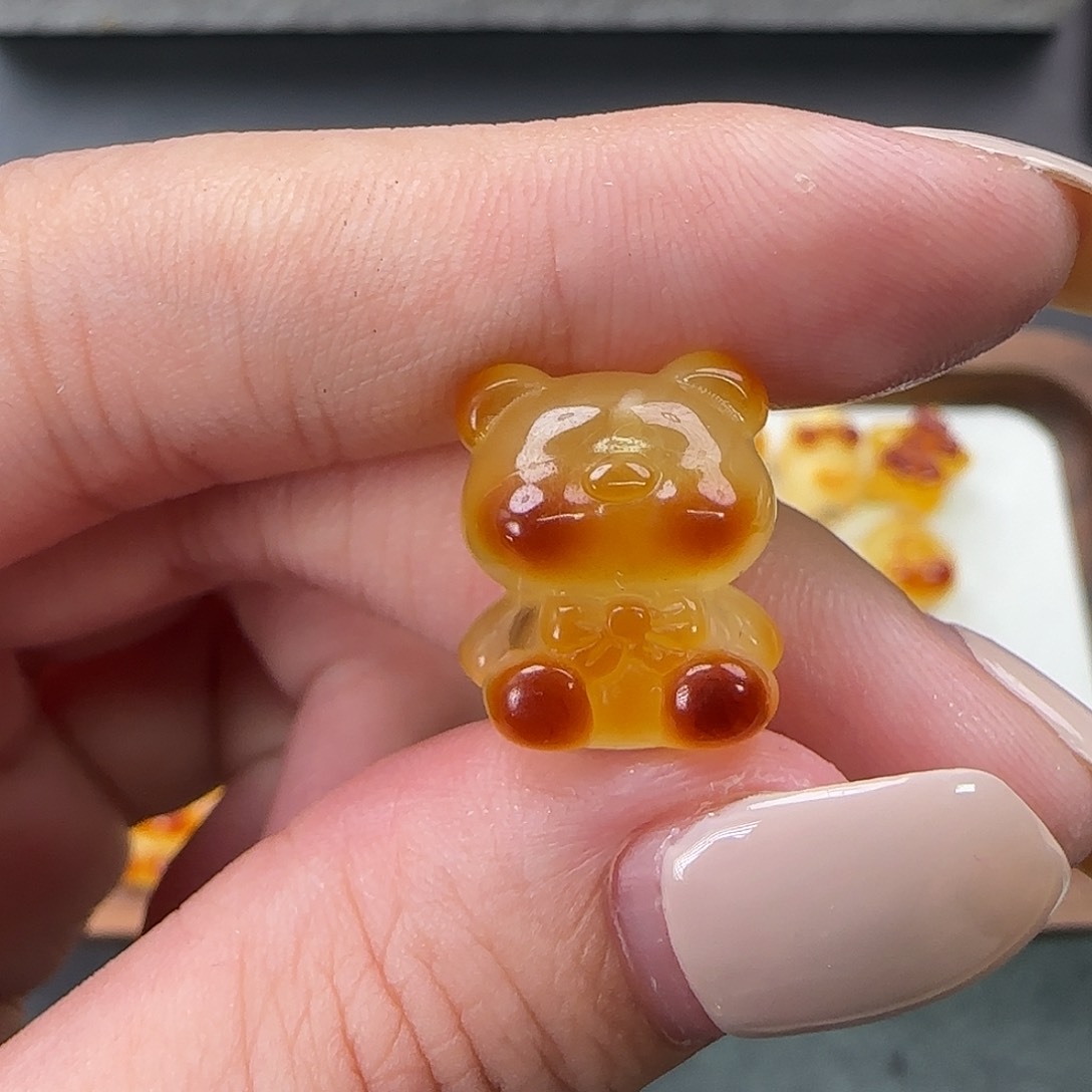 琥珀未镶嵌珠宝奇石城***开天然蜜蜡