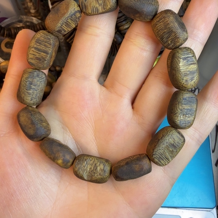 沉香沉香碎屑莺歌绿奇楠99沉1.1留疤14.3克