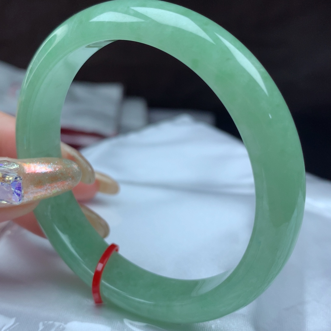 翡翠手镯未镶嵌85064，