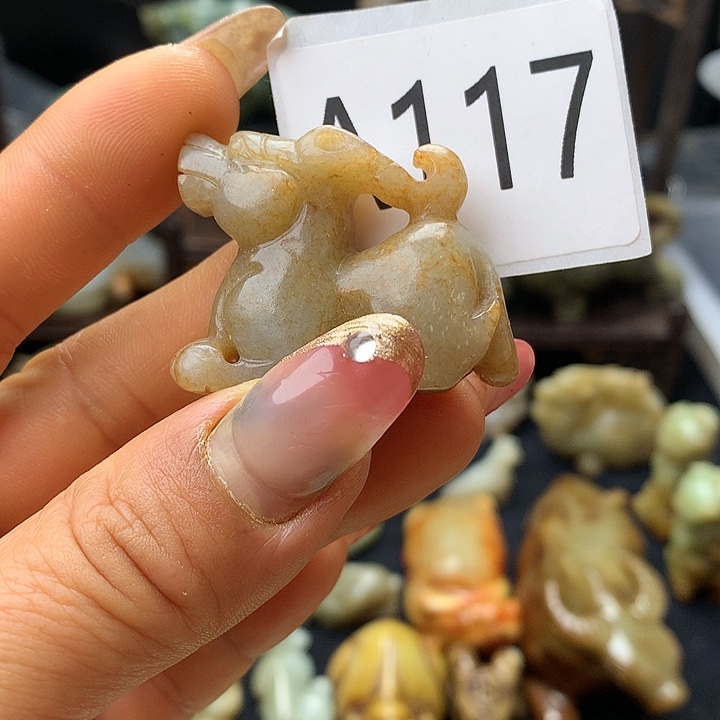 和田玉未镶嵌车挂