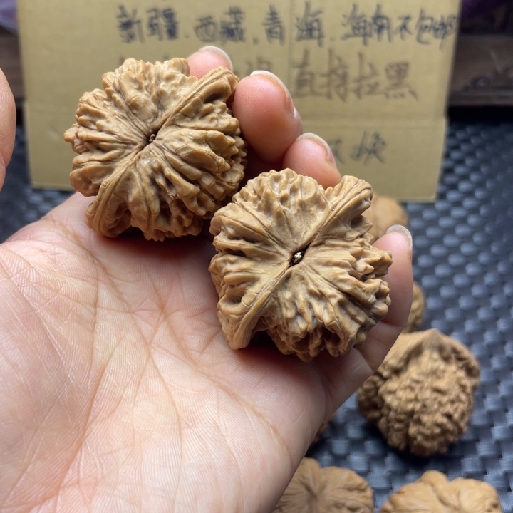 焦***锋文玩核桃吊坠官帽不退不换