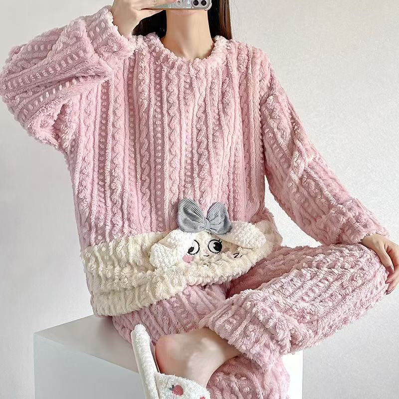 秋冬新款珊瑚绒加绒加厚女士睡衣家居服粉色套头拼白色玉桂狗