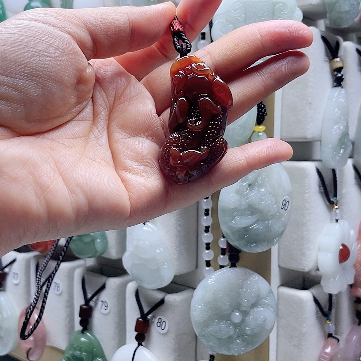 玛瑙/玉髓颈饰未镶嵌