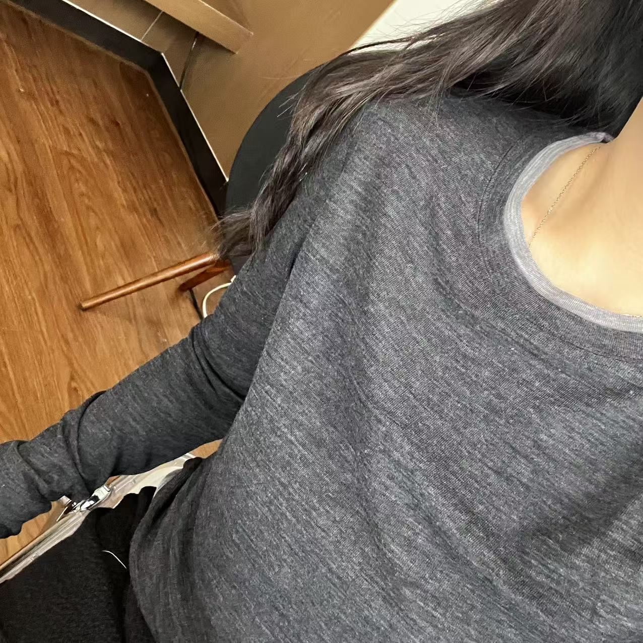 双圆领长袖全毛针织衫女装