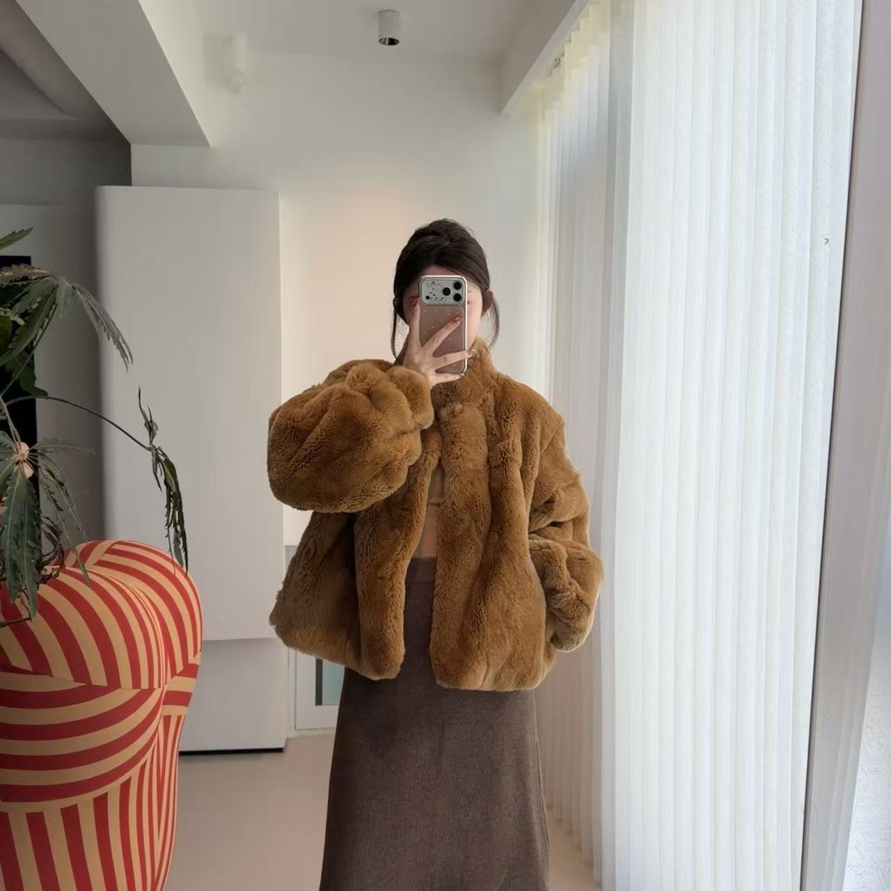 2025年冬季新款獭兔毛暖洋洋短时尚百搭女款外套